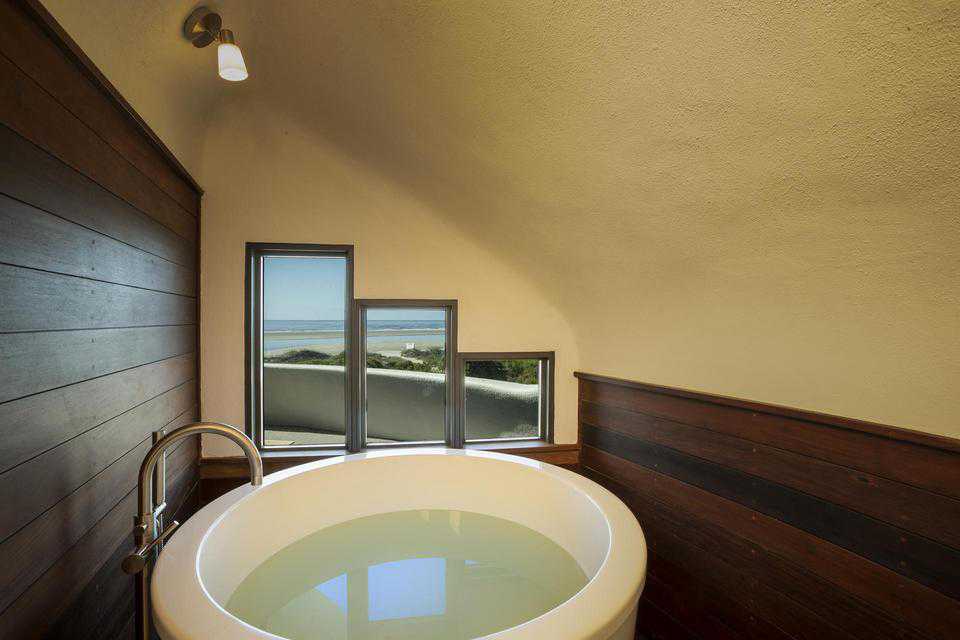 Tub