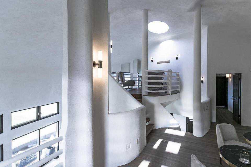 Upper floor
