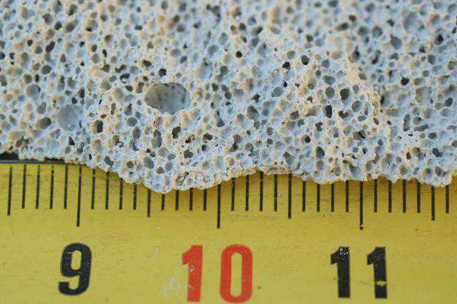 Holes and voids in aerated concrete