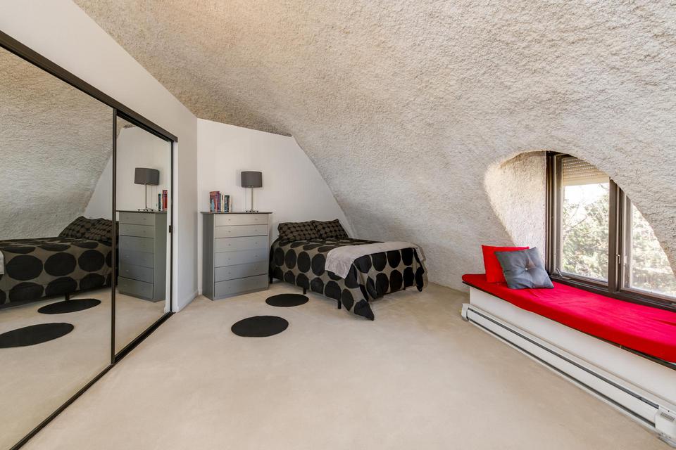 Another upstairs bedroom