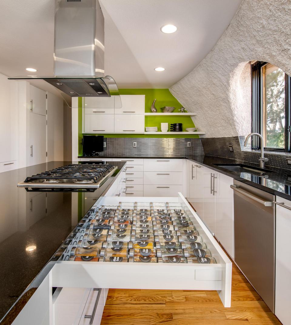 Kitchen spice storage