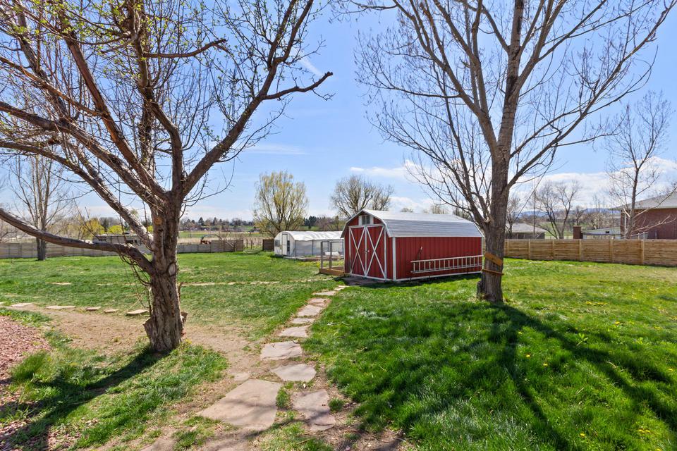 Yard with out buildings.