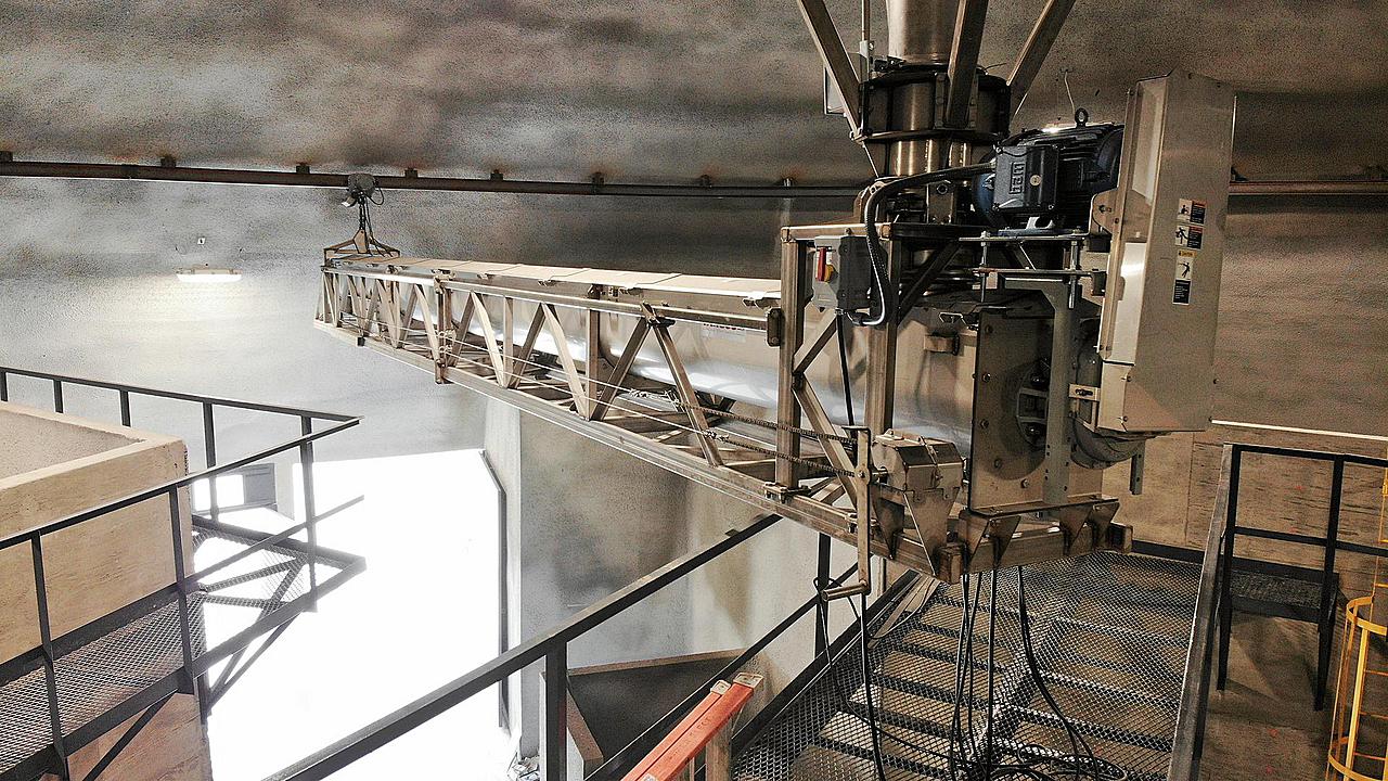 Polar conveyor