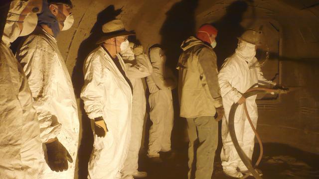 Workshops students watch shotcrete demonstration